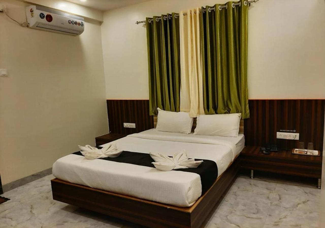 Hotel Sai SK Palace Shirdi Bagian luar foto