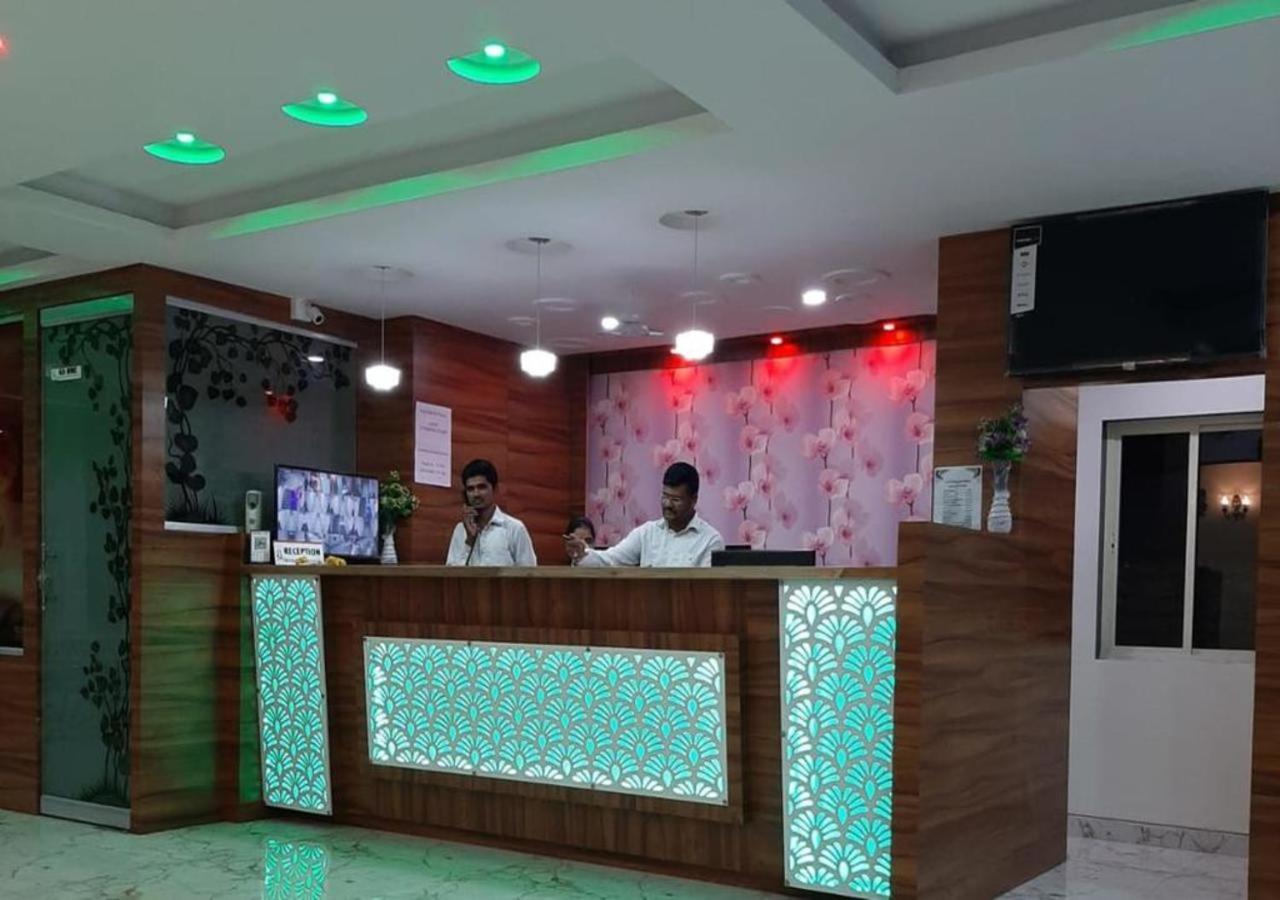 Hotel Sai SK Palace Shirdi Bagian luar foto